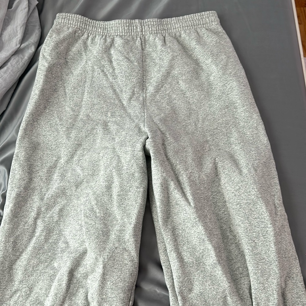 Open leg sweatpants